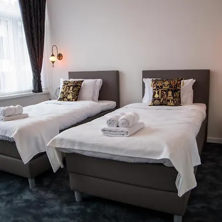 Guzy Hotel 3*
